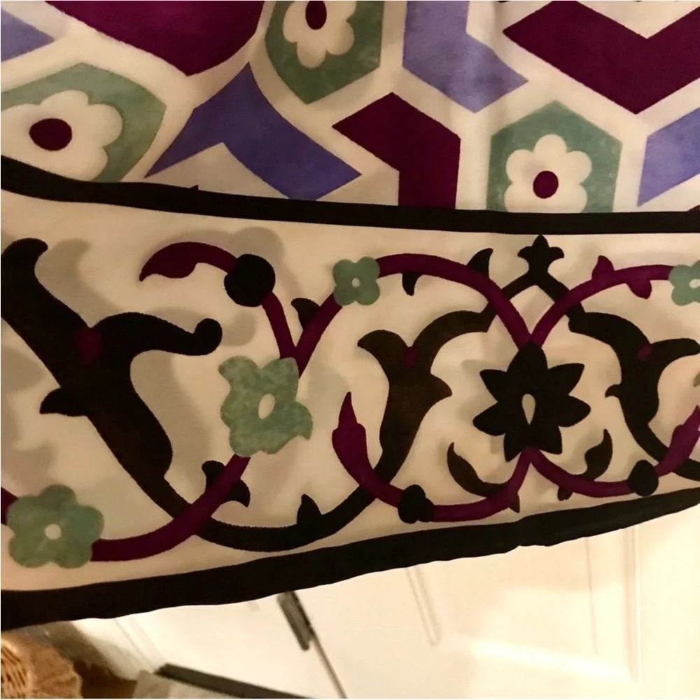 CARLISLE 100% Silk Geometric Floral Scarf